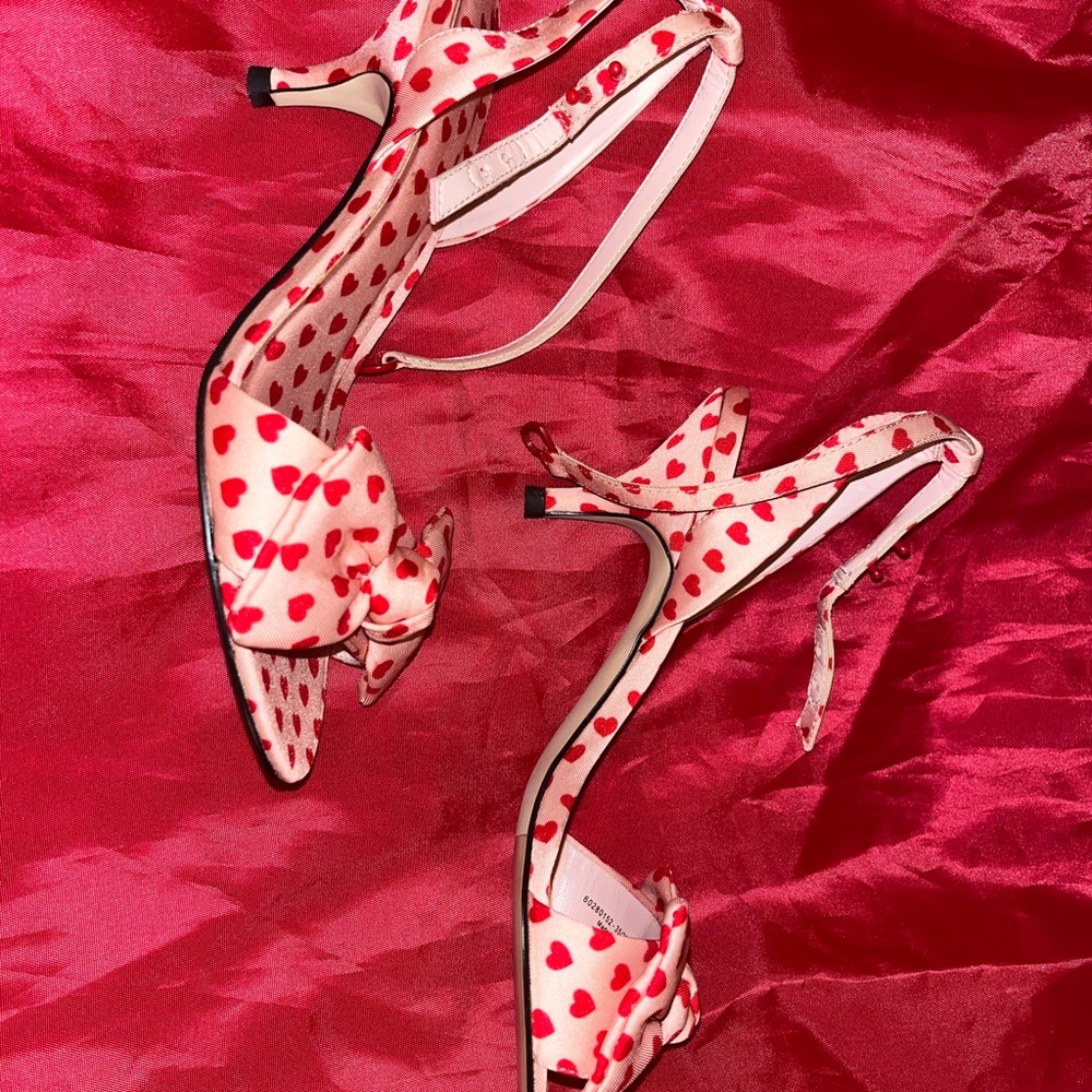 Size 4.5 US or 35 EU• RED/PINK with Heart 👠👡 HEELS• - Picture 2 of 11